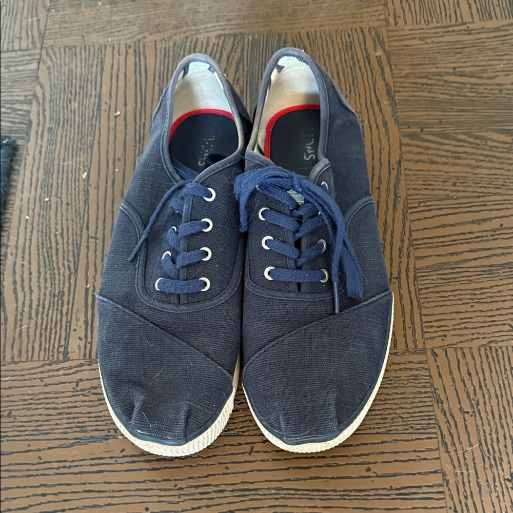 Women’s Toms Sneakers- lightly worn